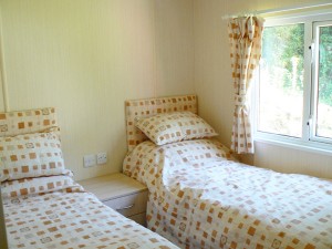 Symonds Yat Lodge Twin Bedroom